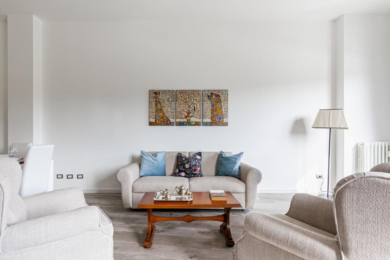 Lungarno Elegant Apartment With Panoramic Balcony Pisa Esterno foto