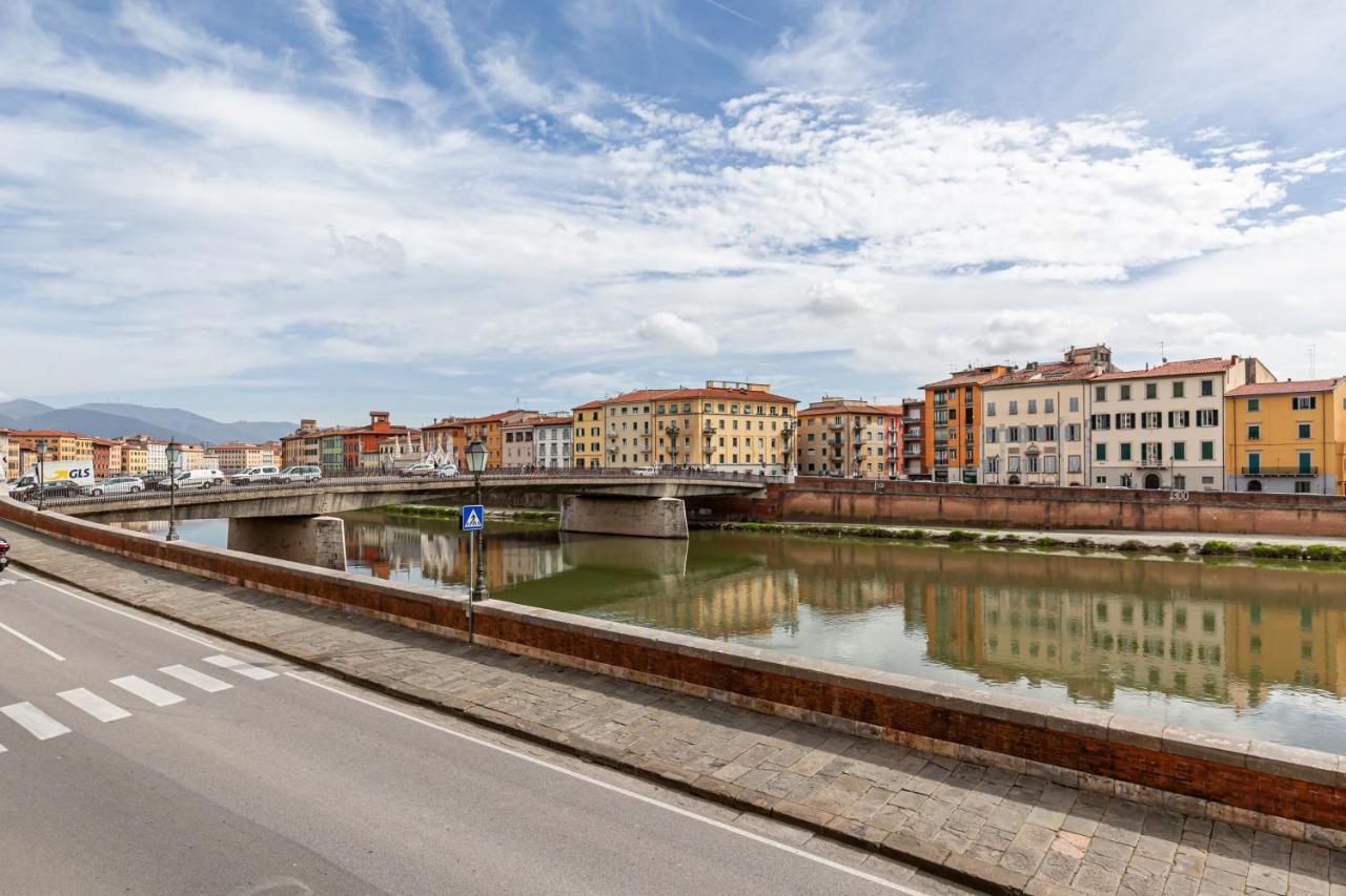 Lungarno Elegant Apartment With Panoramic Balcony Pisa Esterno foto